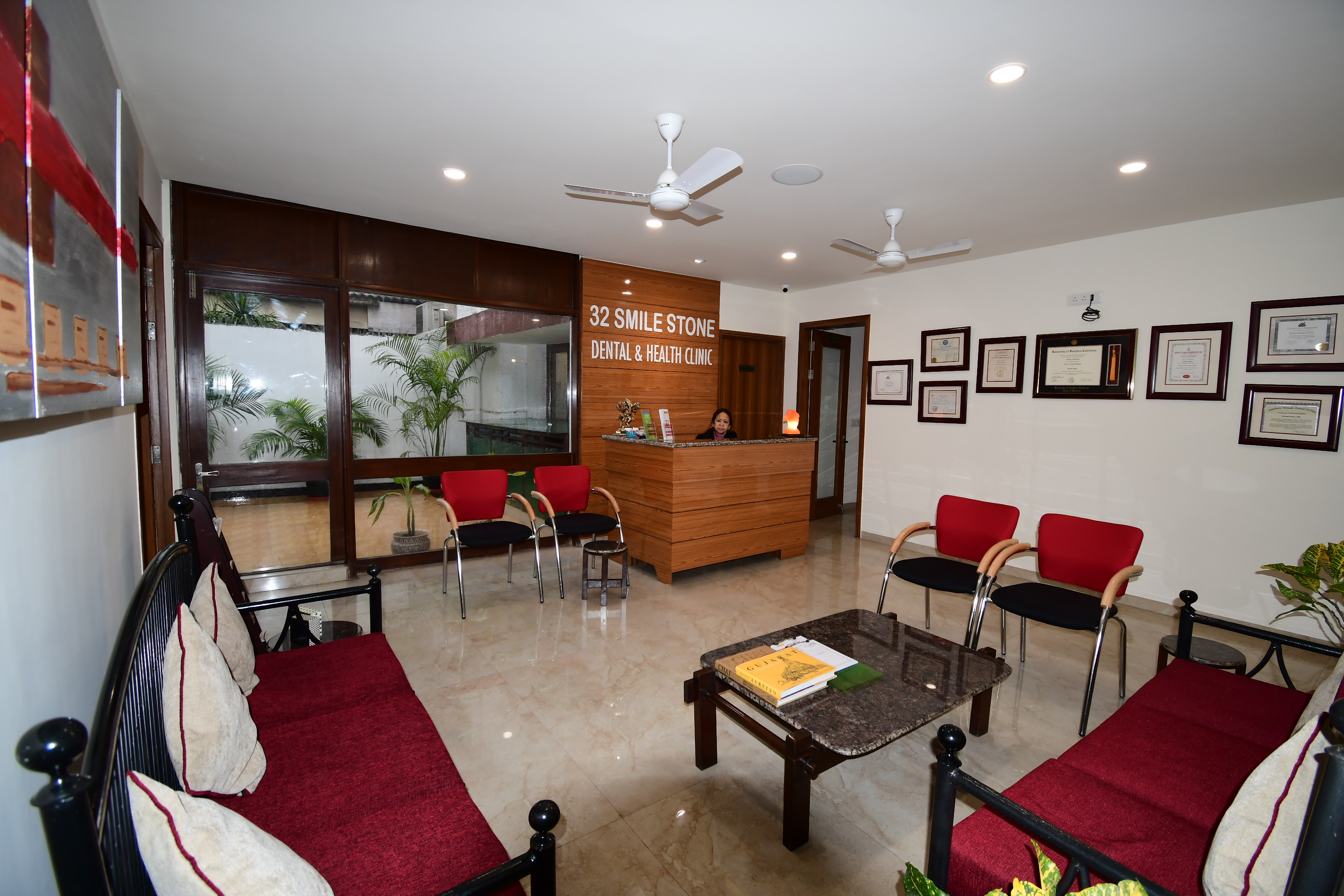 Dr.Shivani Reception Room2