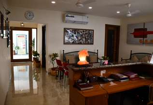 Dr.Shivani Reception Room3